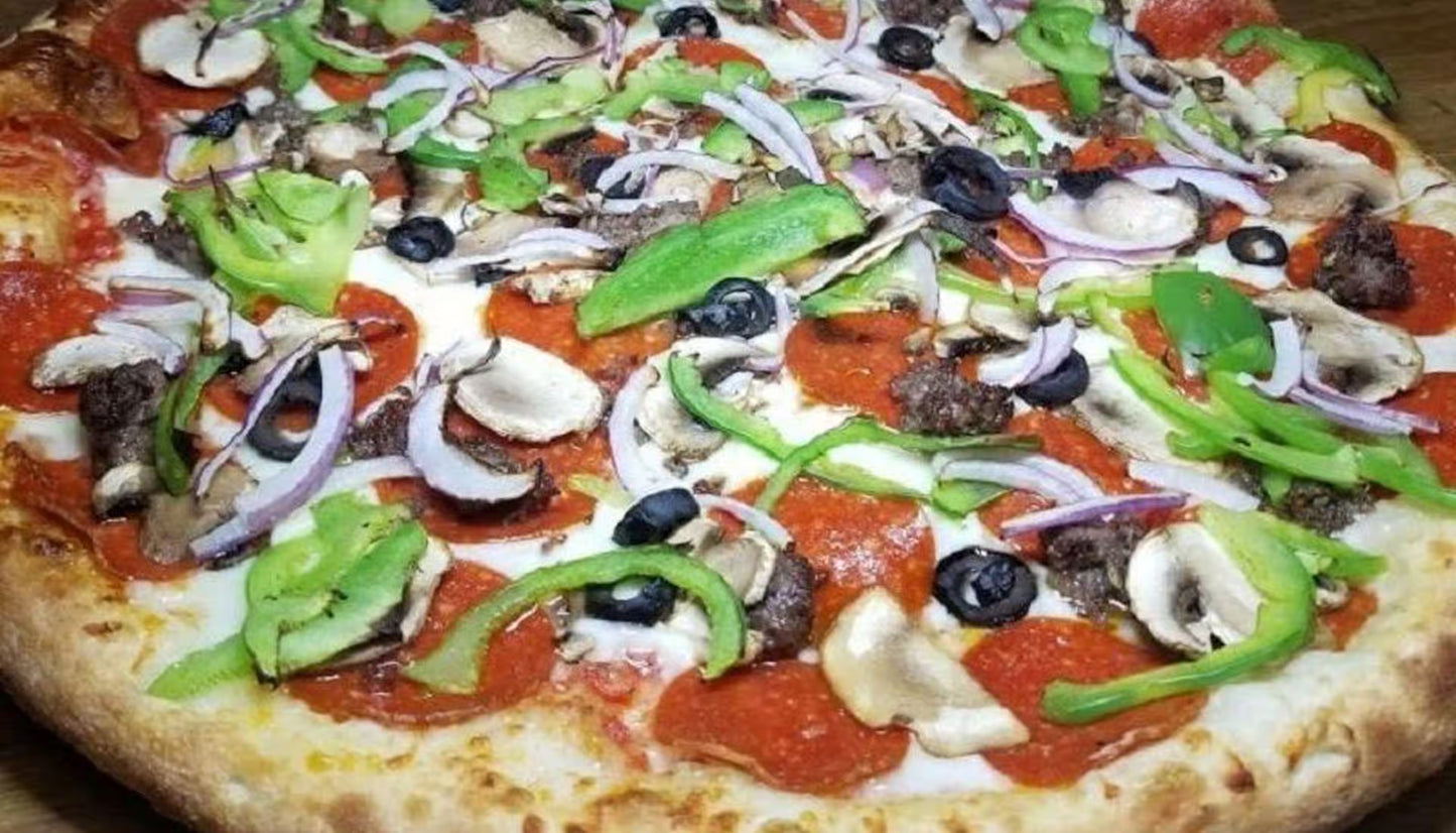 ๐ Clockwork Pizza, Get FREE Garlic Knots